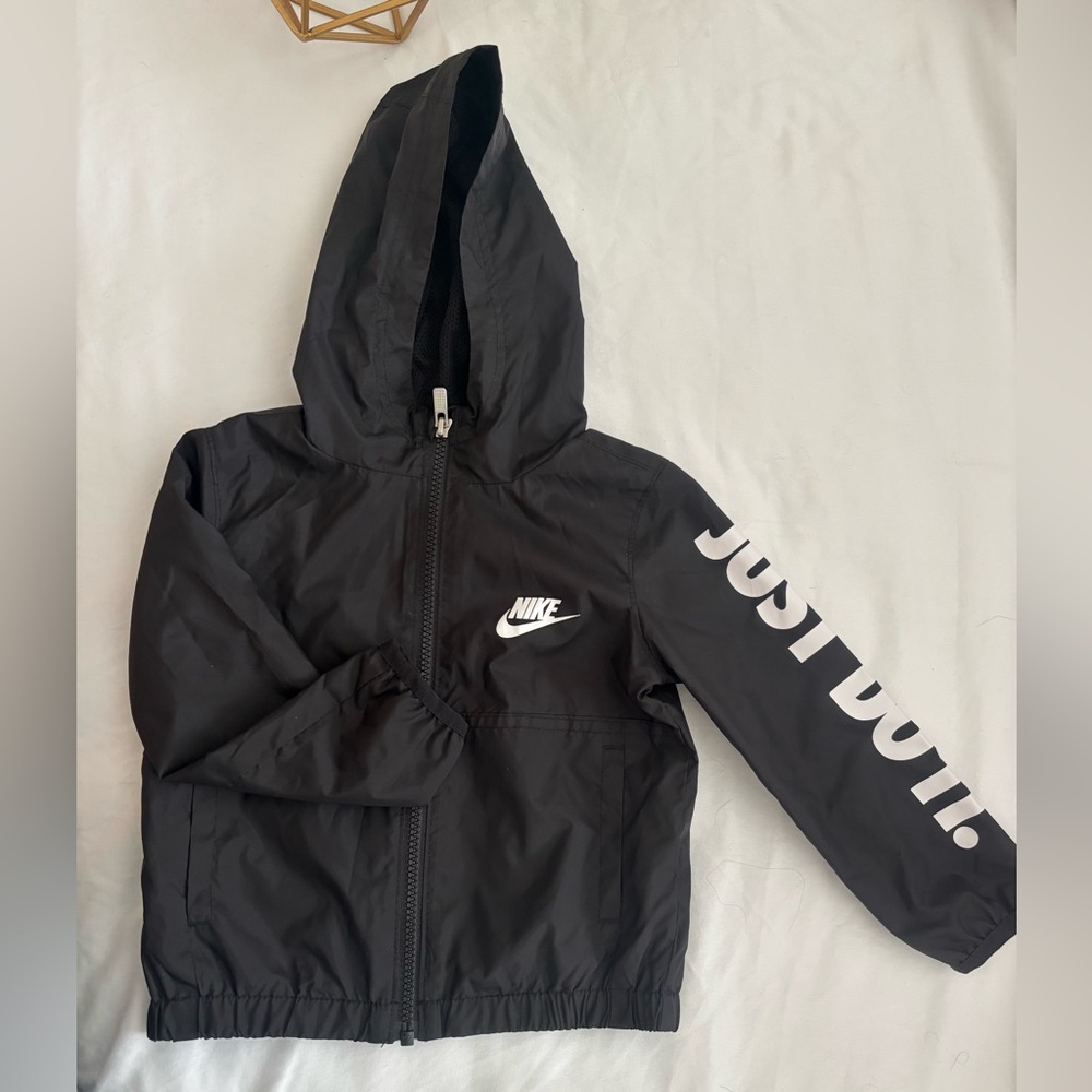 Kids 2t Nike windbreaker nwot